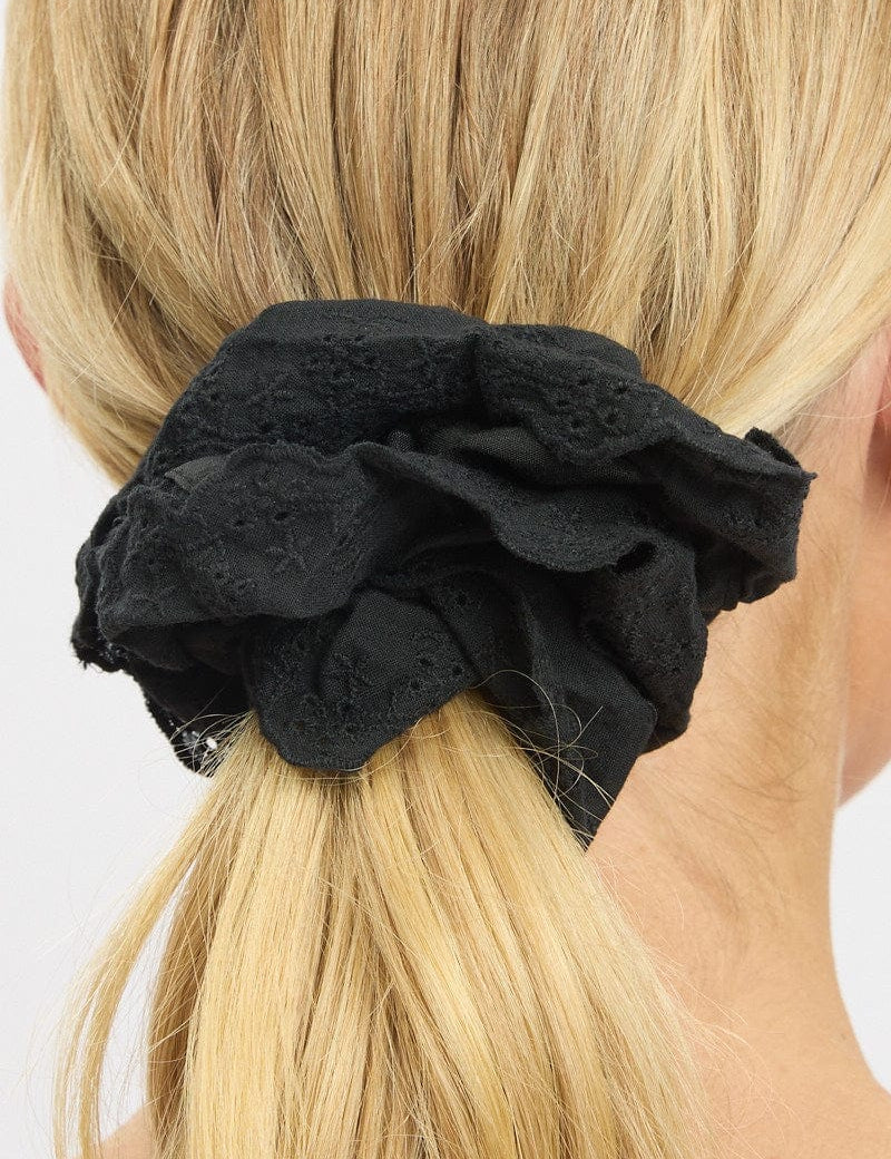 Black Oversized Broderie Scrunchie - Àlainn Fashion